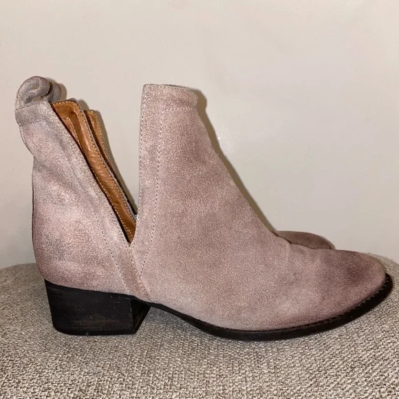 Jeffery Campbell muskrat suede bootie - Picture 7 of 10